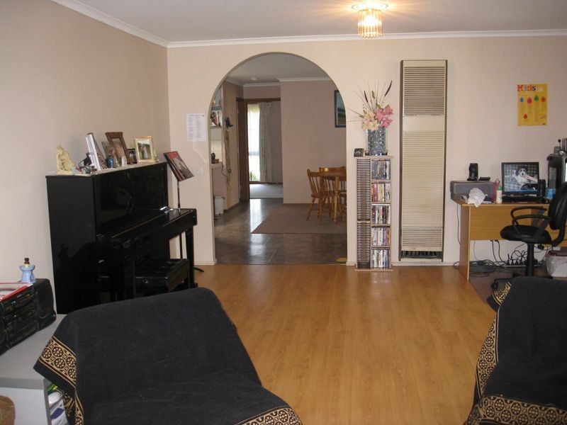 55 Smethurst Avenue, Pakenham VIC 3810