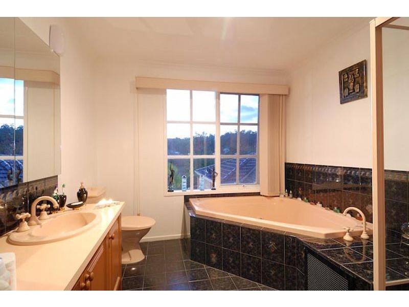 23 Tuscany Rise, Pakenham VIC 3810