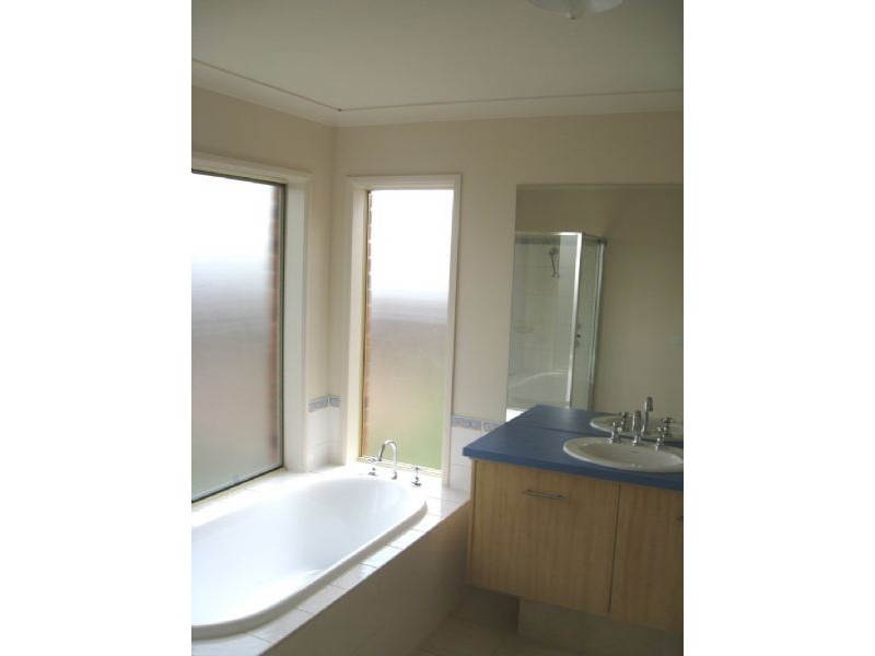 34 Camelia Way, Pakenham VIC 3810