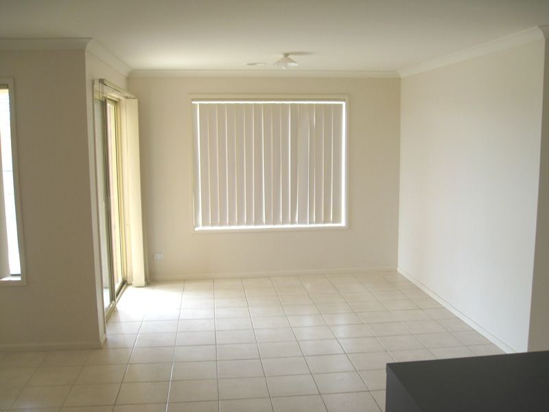 34 Camelia Way, Pakenham VIC 3810