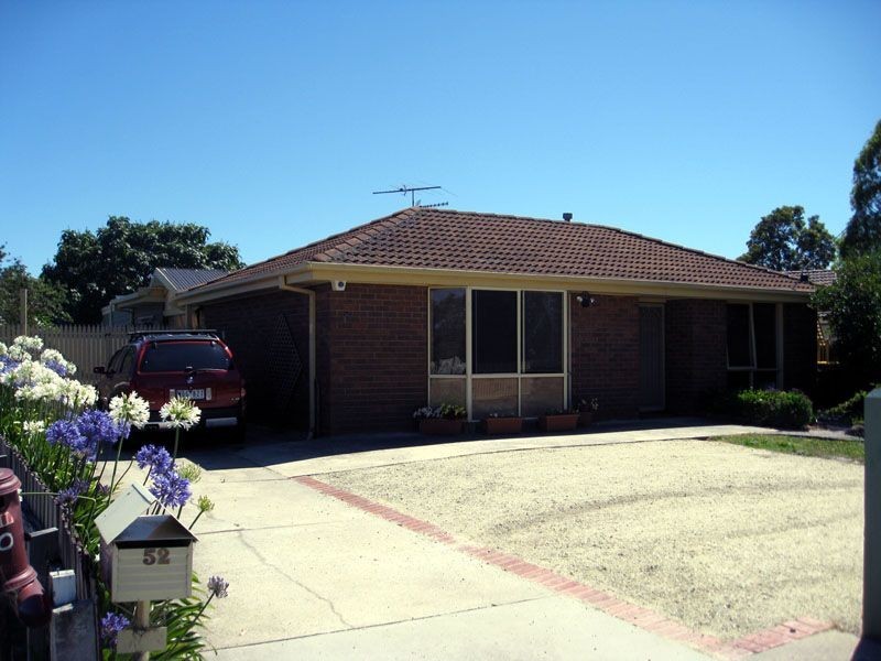 52 Cameron Way, Pakenham VIC 3810