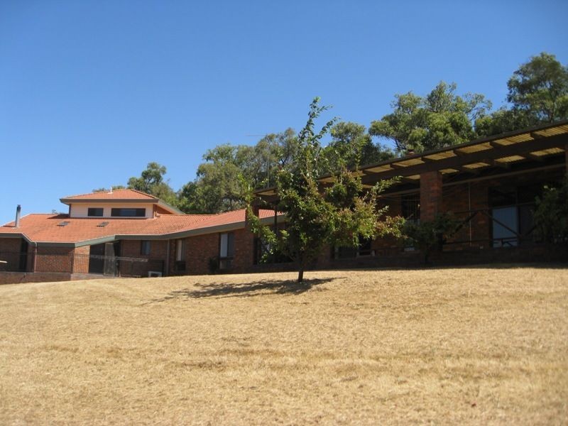 235 Thewlis Road, Pakenham VIC 3810