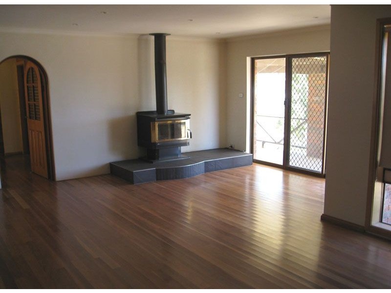 235 Thewlis Road, Pakenham VIC 3810