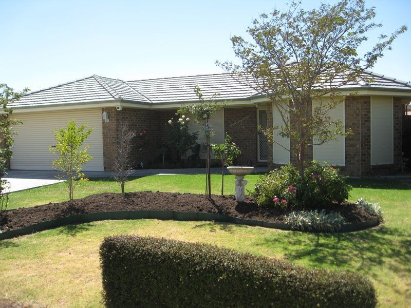 11 Naples Way, Pakenham VIC 3810