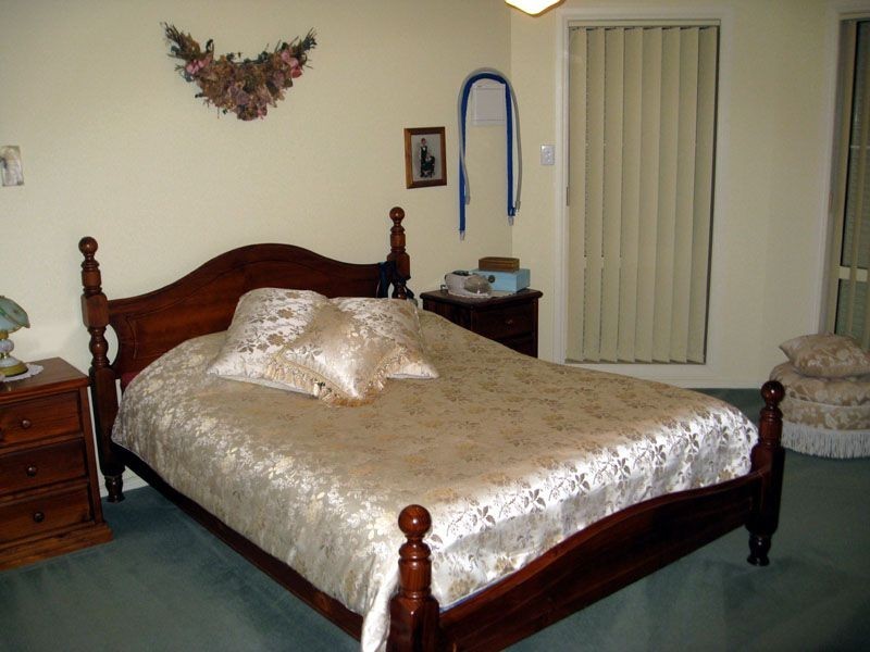 11 Naples Way, Pakenham VIC 3810