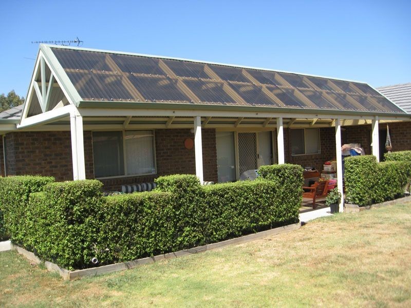 11 Naples Way, Pakenham VIC 3810