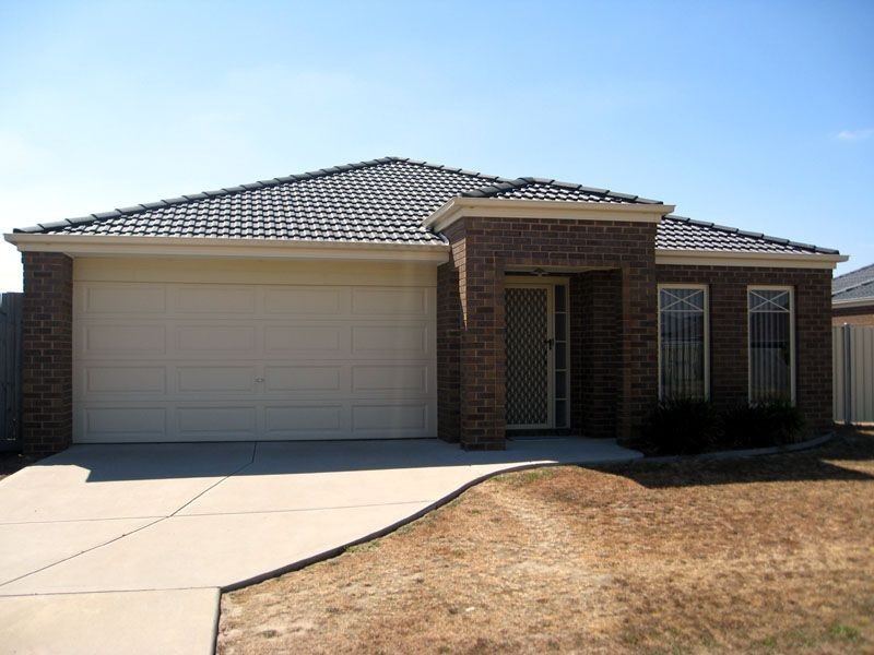 3 Sheoak Court, Pakenham VIC 3810