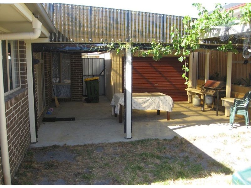 16 Luca Place, Pakenham VIC 3810