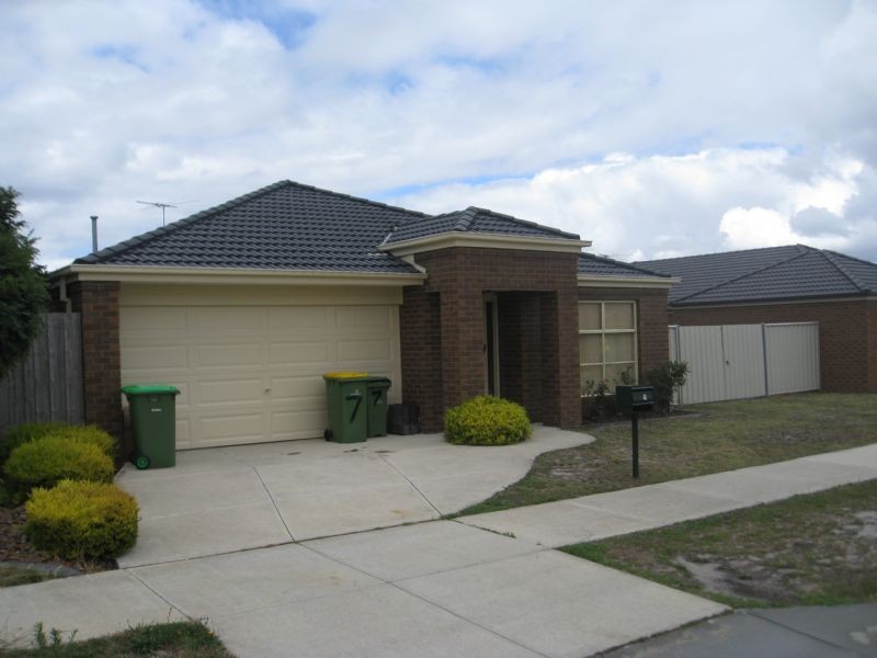 7 Honeyeater Way, Pakenham VIC 3810