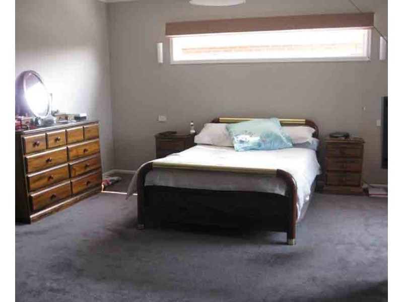 17 Mackellar Street, Pakenham VIC 3810