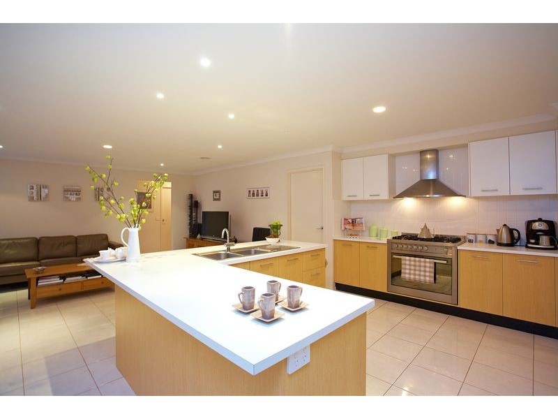 73 Sandalwood Drive, Pakenham VIC 3810