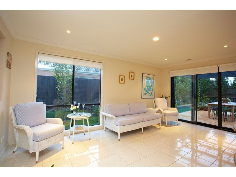 73 Sandalwood Drive, Pakenham VIC 3810