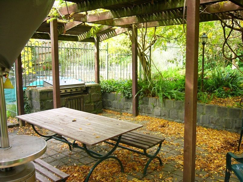 30 Burlock Avenue, Ringwood North VIC 3134