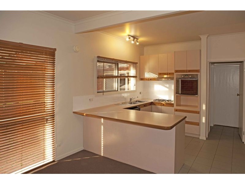 1/104 Mount Dandenong Road, Ringwood East VIC 3135