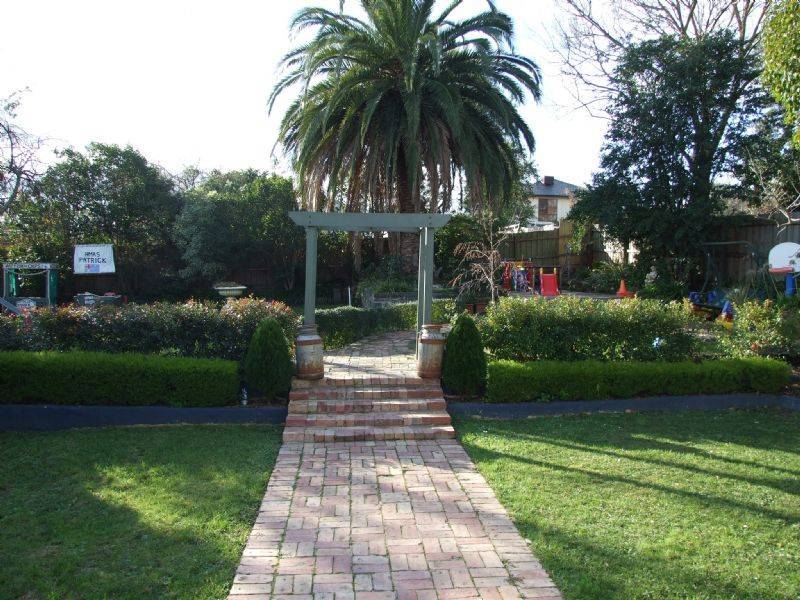 18 Byrne Road, Bayswater North VIC 3153