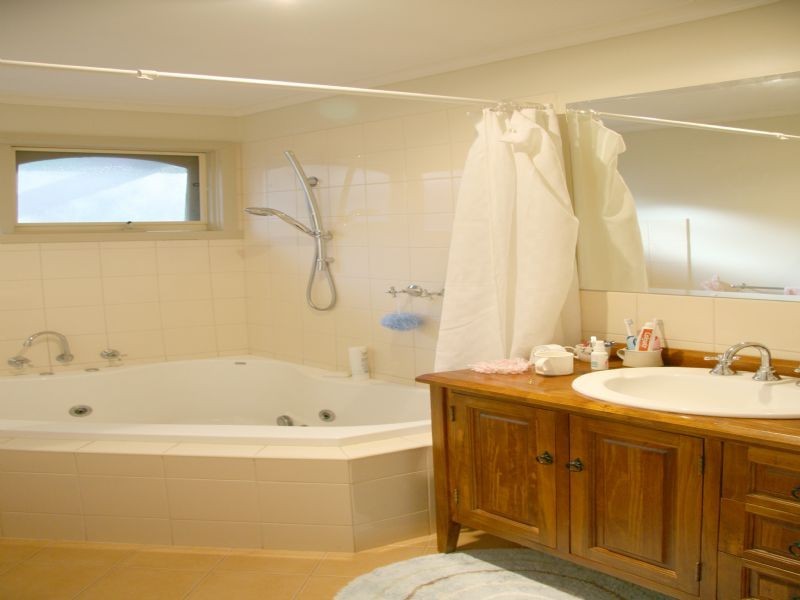 9 Stonington Place, Ringwood North VIC 3134