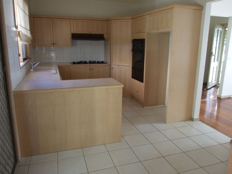 1 Heatherbrae Avenue, Ringwood VIC 3134