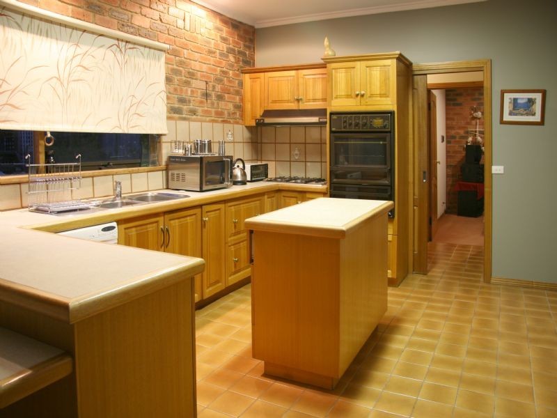 10 Stonington Place, Ringwood North VIC 3134