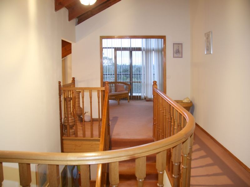 10 Stonington Place, Ringwood North VIC 3134