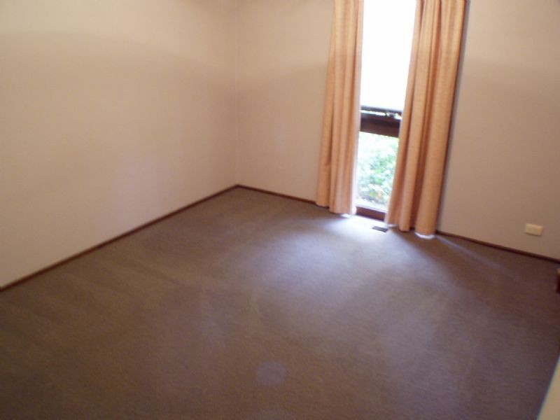 32 Littlejohn Road, Warranwood VIC 3134