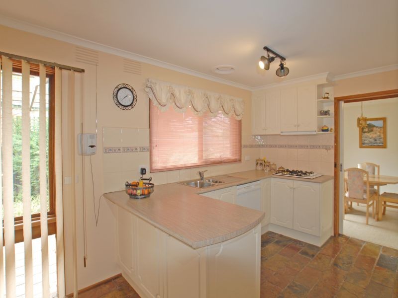 4 Lucania Close, Ringwood East VIC 3135