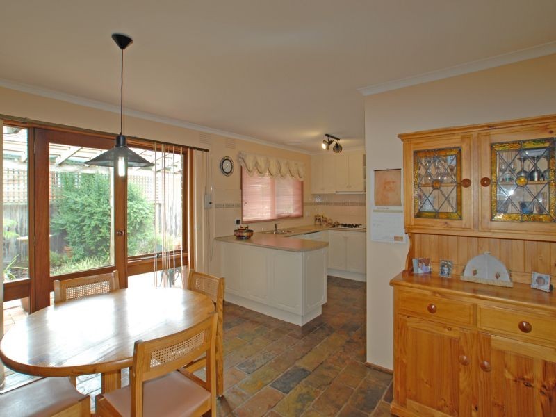 4 Lucania Close, Ringwood East VIC 3135