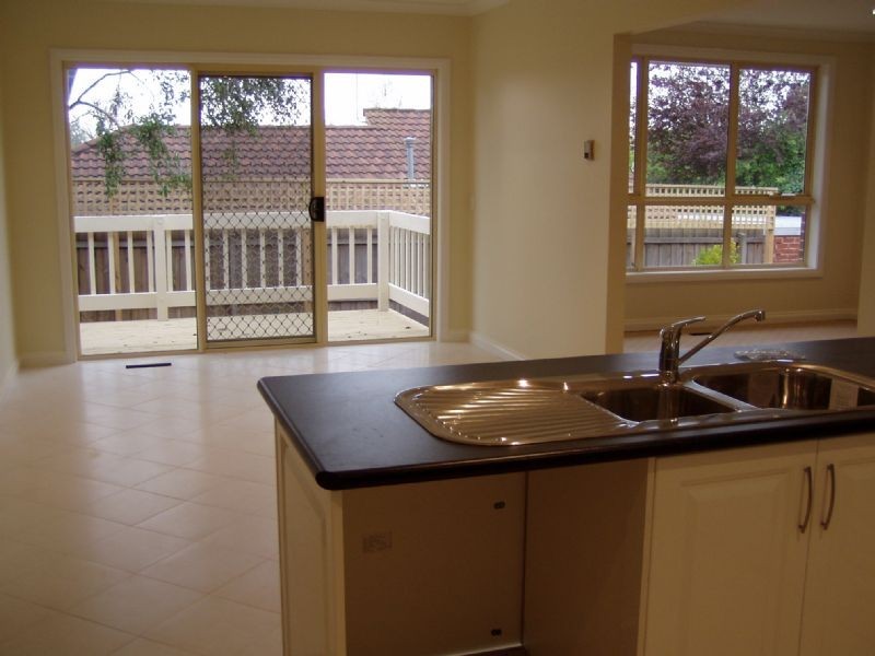 2/8 Best Street, Ringwood VIC 3134