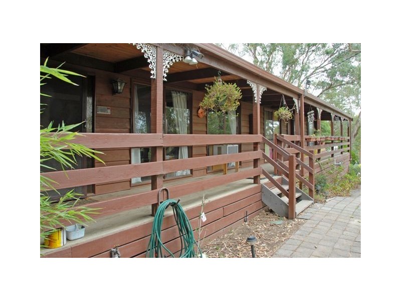 10 Oak Grove, Mount Evelyn VIC 3796