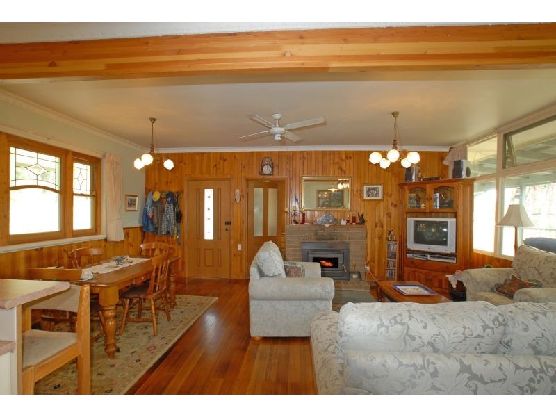 17 Bailey Grove, Wandin North VIC 3139