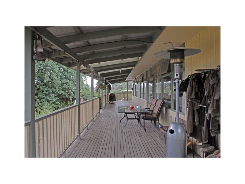 17 Bailey Grove, Wandin North VIC 3139