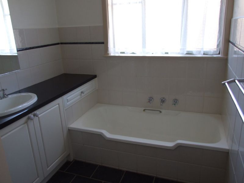 1/83 Hull Road, Croydon VIC 3136