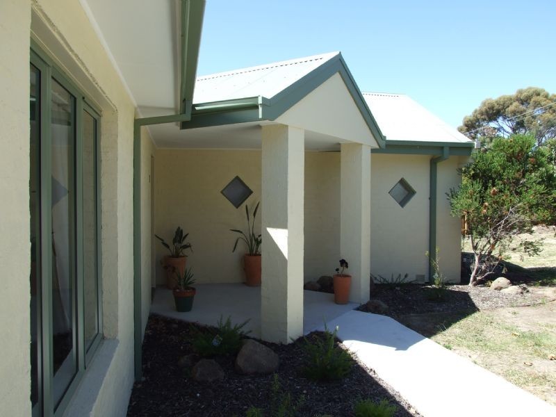 1/83 Hull Road, Croydon VIC 3136