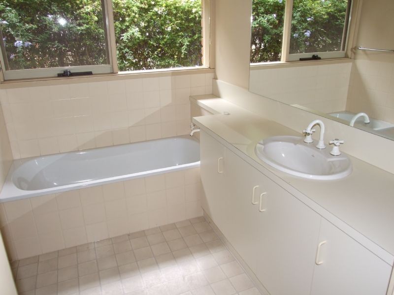 2/3 Mirabel Avenue, Ringwood East VIC 3135