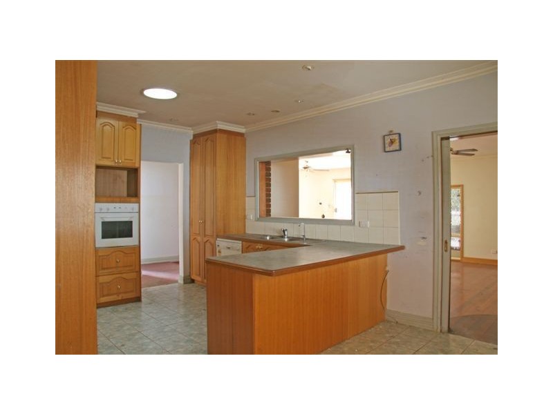 4 Victoria Street, Ringwood East VIC 3135