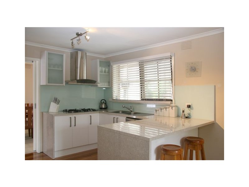 11 Jull Parade, Ringwood North VIC 3134