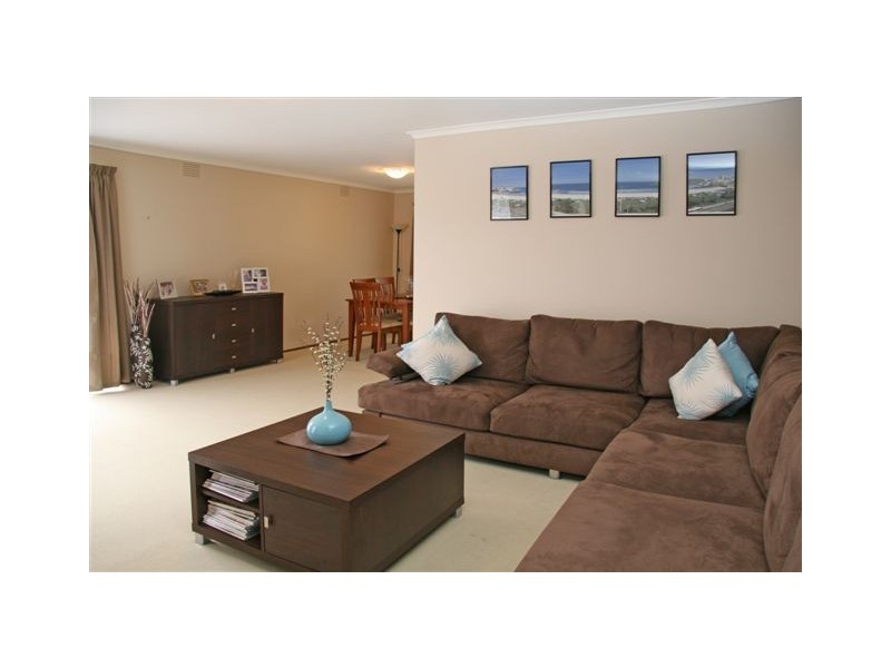 11 Jull Parade, Ringwood North VIC 3134