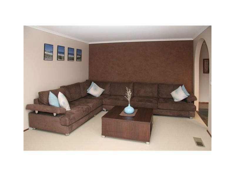 11 Jull Parade, Ringwood North VIC 3134