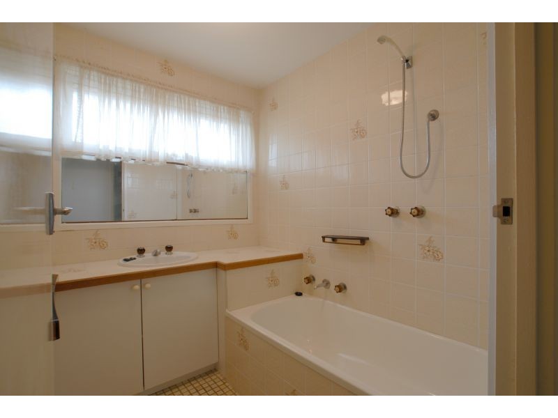 42 Holyrood Crescent, Ringwood North VIC 3134