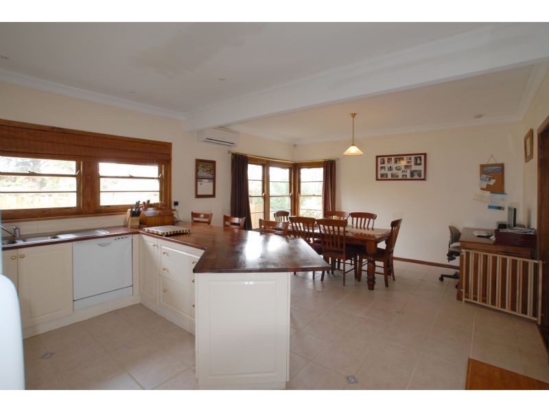 122 Mount Dandenong Road, Ringwood East VIC 3135