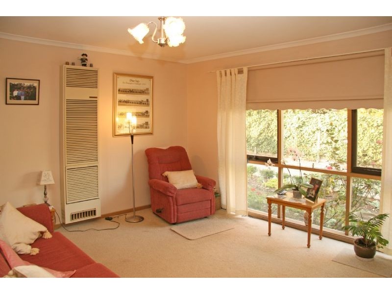 2/8 Kirk Street, Ringwood VIC 3134