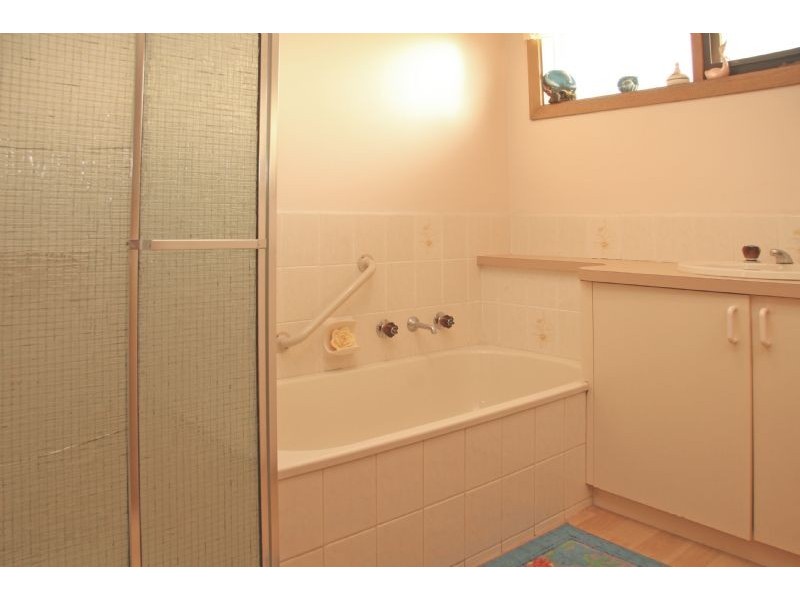 2/8 Kirk Street, Ringwood VIC 3134