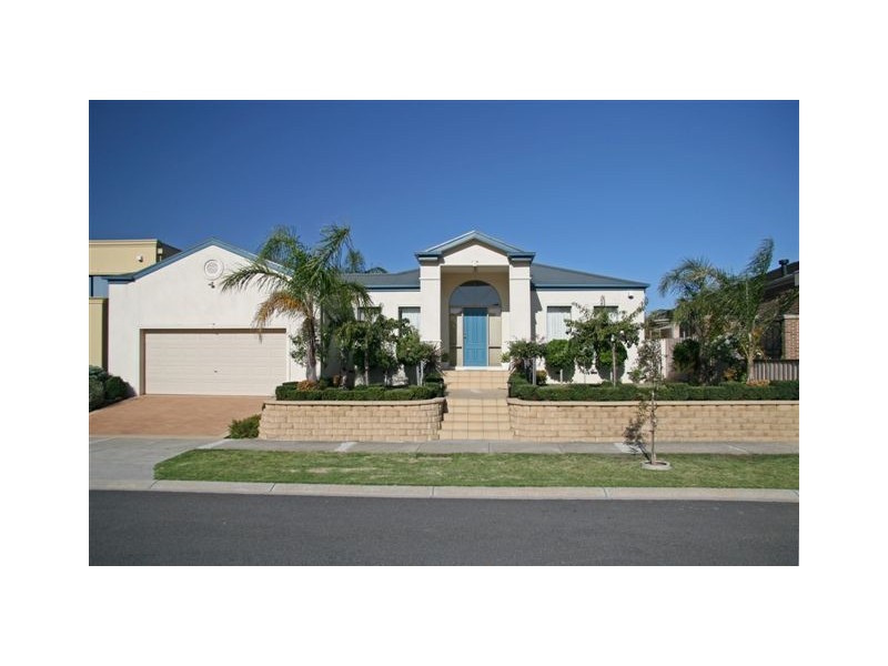 2 Brook Place, Ringwood North VIC 3134