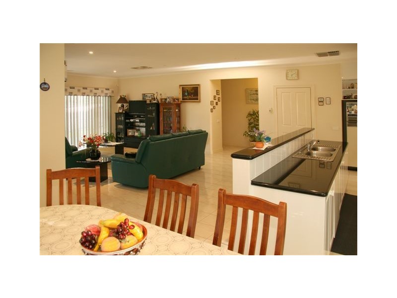 2 Brook Place, Ringwood North VIC 3134