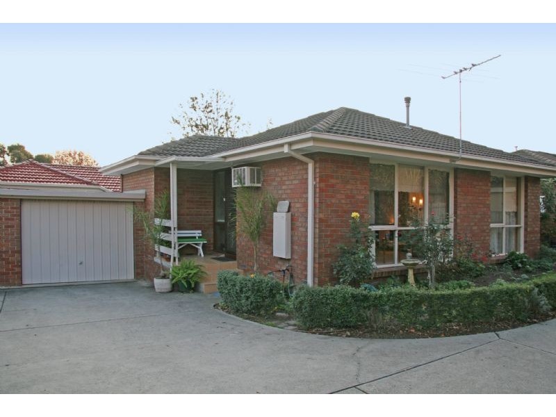 2/8 Kirk Street, Ringwood VIC 3134