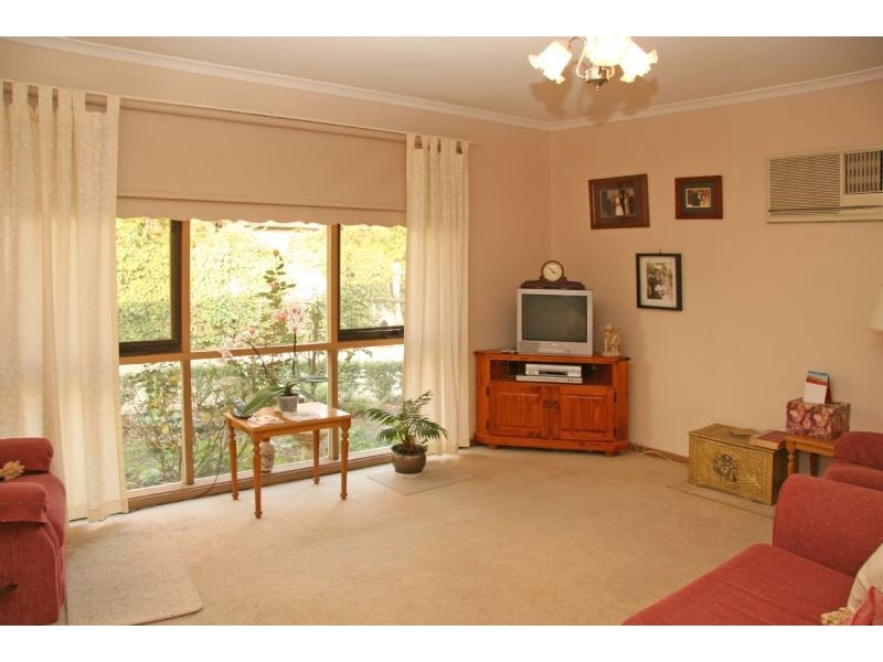 2/8 Kirk Street, Ringwood VIC 3134