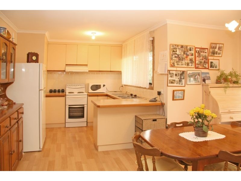 2/8 Kirk Street, Ringwood VIC 3134