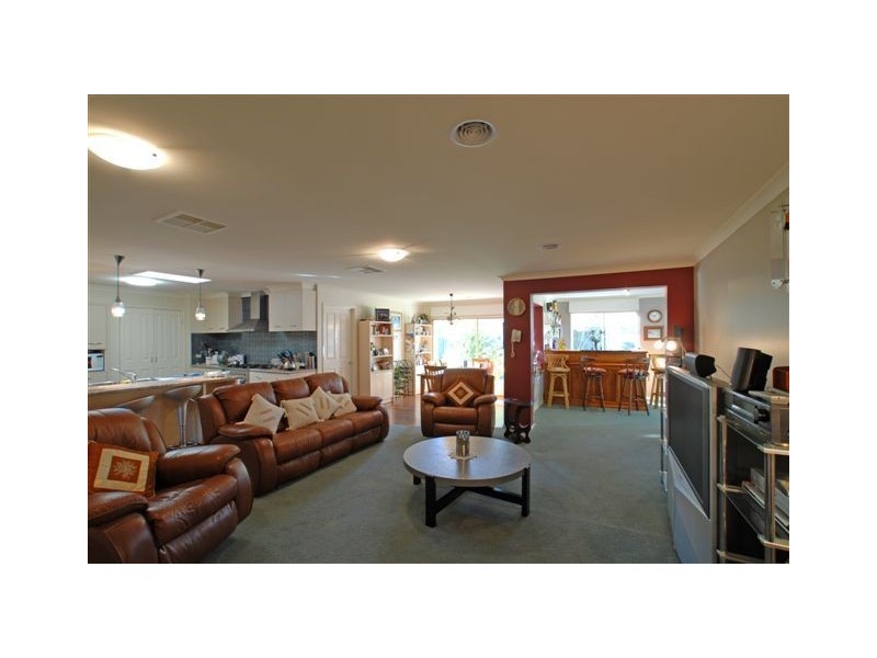 39 Warranwood Road, Warranwood VIC 3134