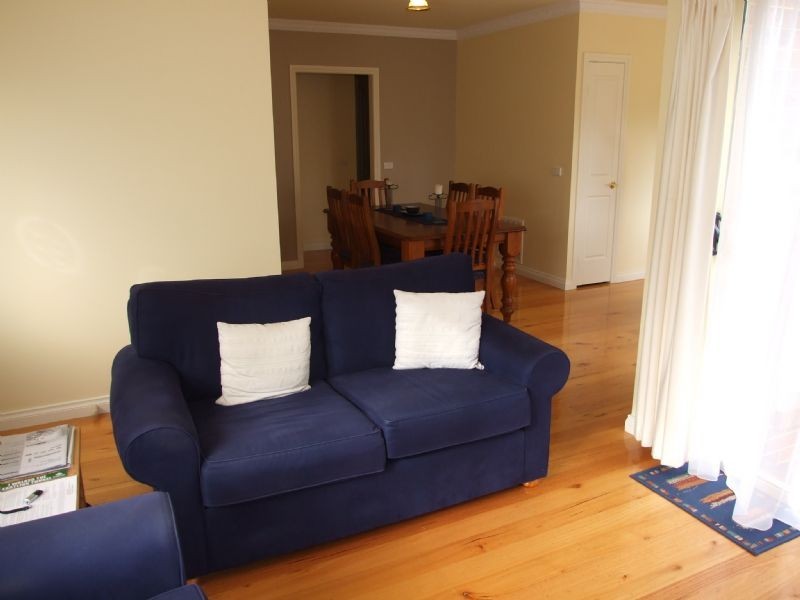 2/6 Ellison Street, Blackburn VIC 3130