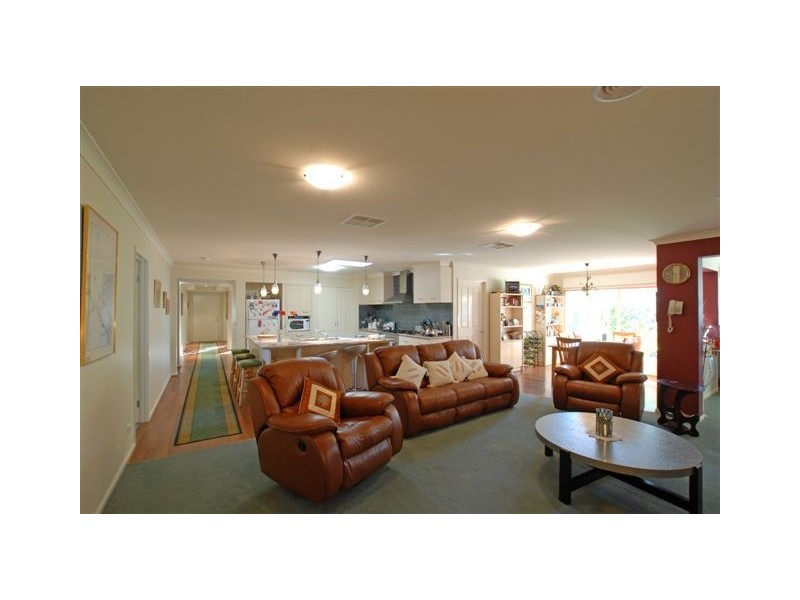 39 Warranwood Road, Warranwood VIC 3134