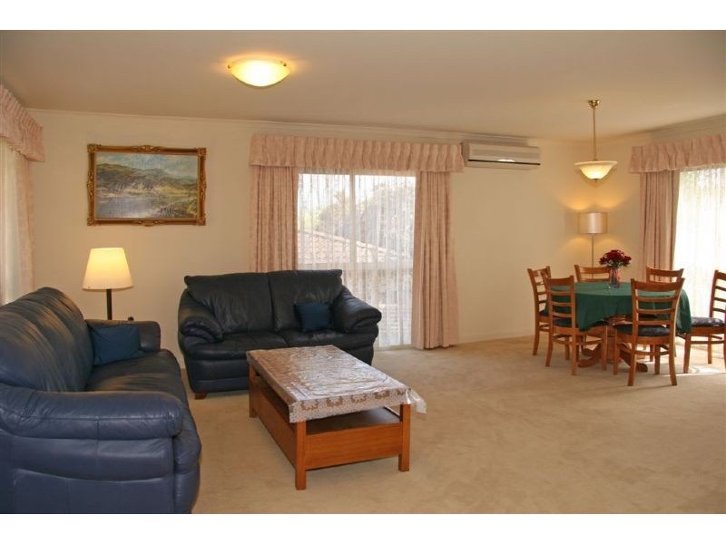 2/27 Evon Avenue, Ringwood East VIC 3135